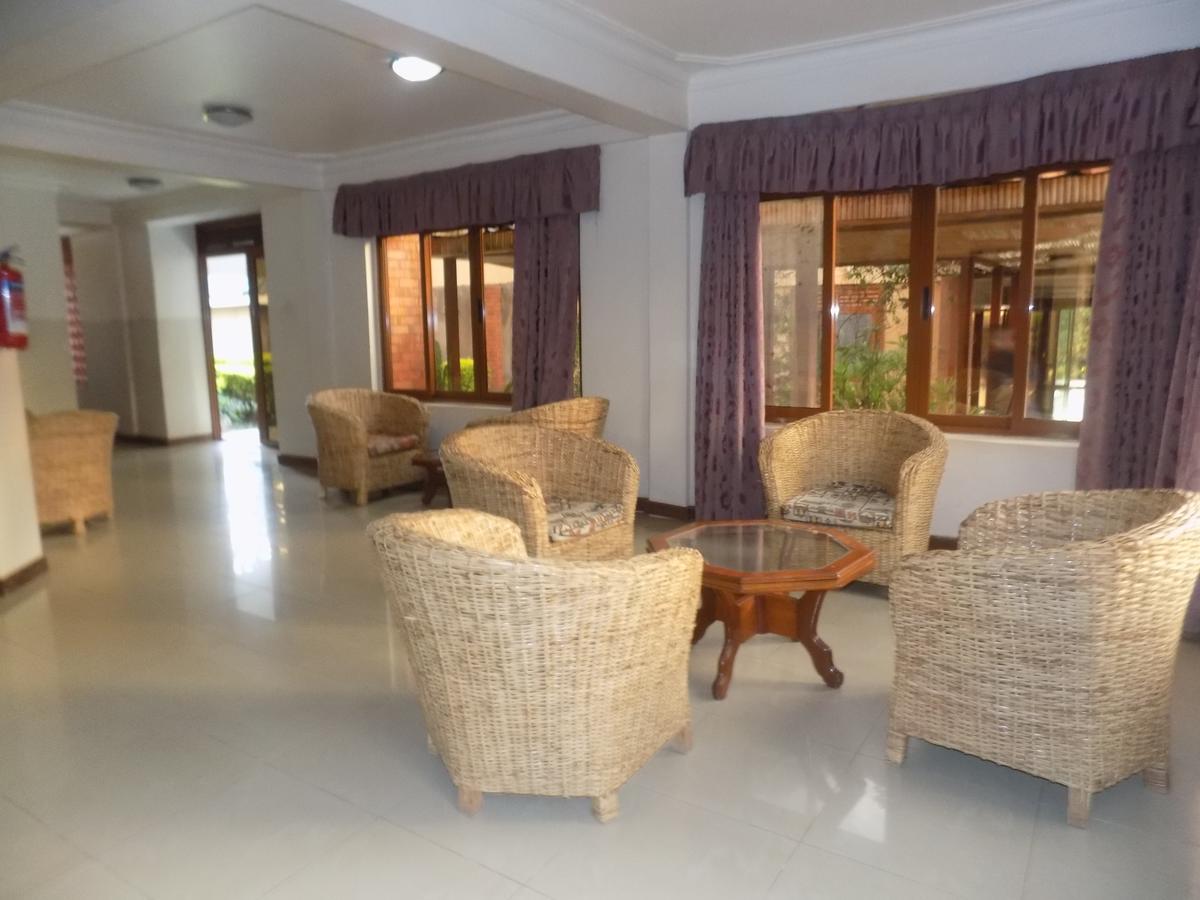 Kayegi Hotel Mbale Bagian luar foto