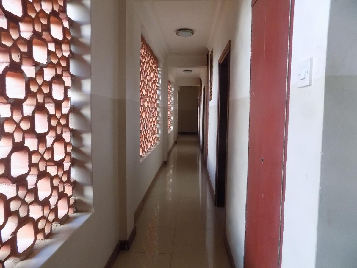 Kayegi Hotel Mbale Bagian luar foto