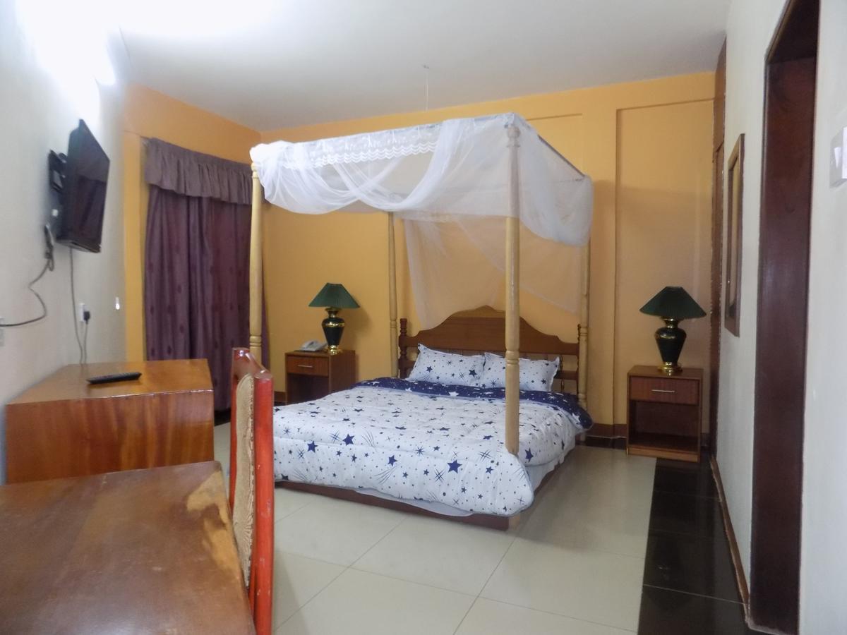 Kayegi Hotel Mbale Bagian luar foto