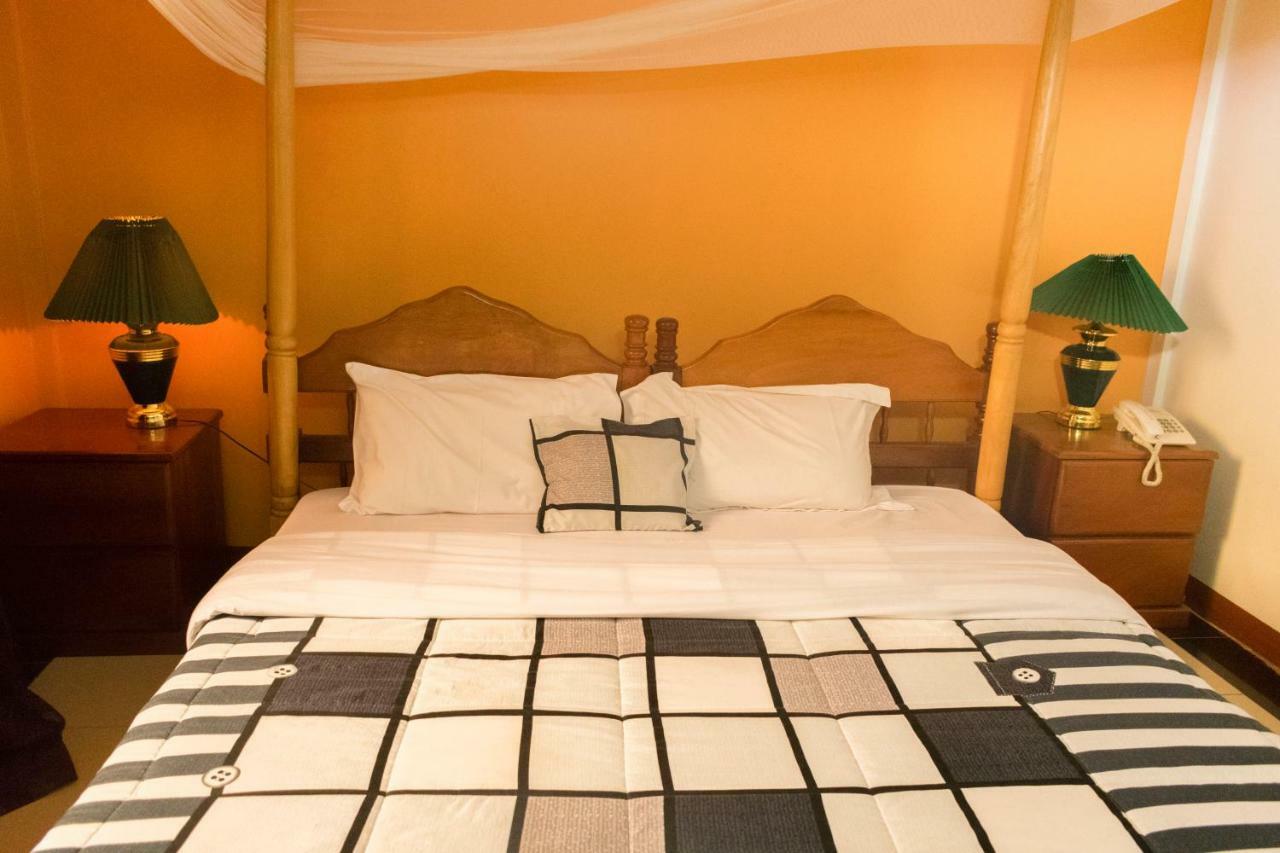 Kayegi Hotel Mbale Bagian luar foto