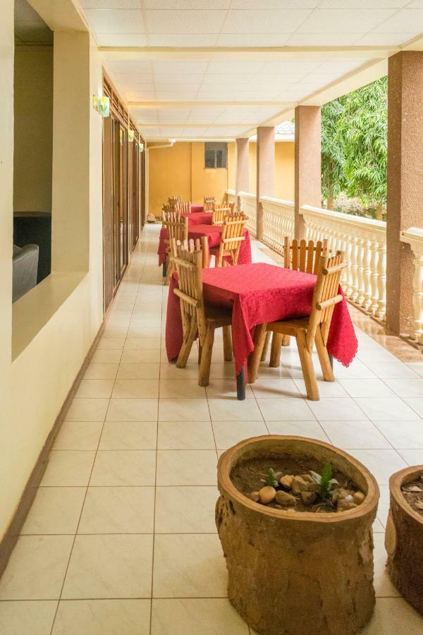 Kayegi Hotel Mbale Bagian luar foto