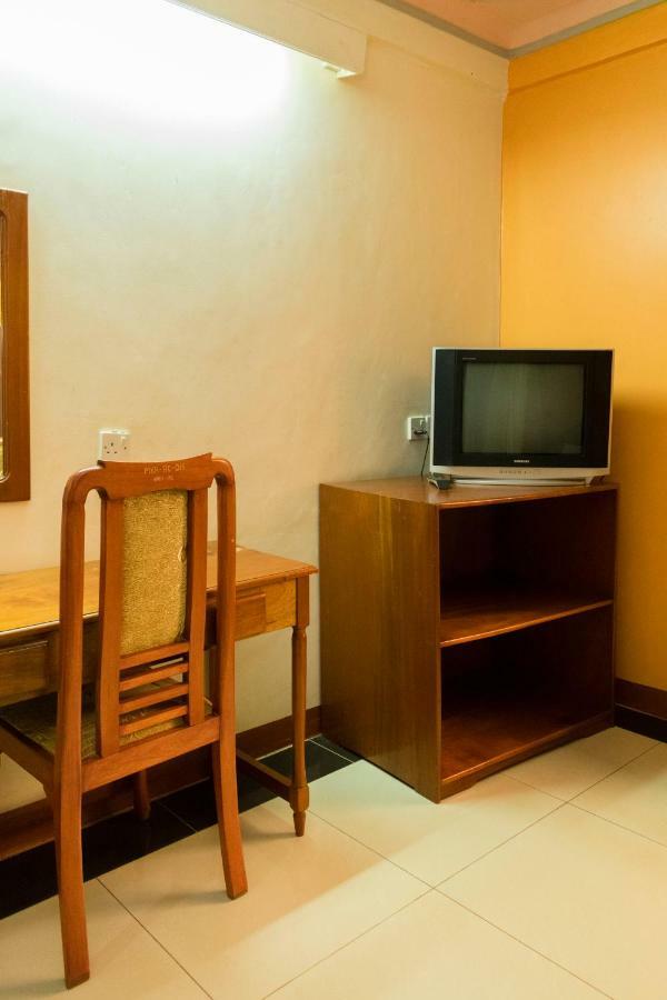 Kayegi Hotel Mbale Bagian luar foto