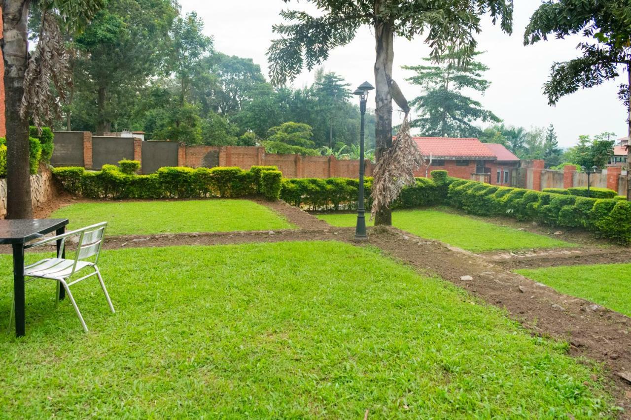 Kayegi Hotel Mbale Bagian luar foto