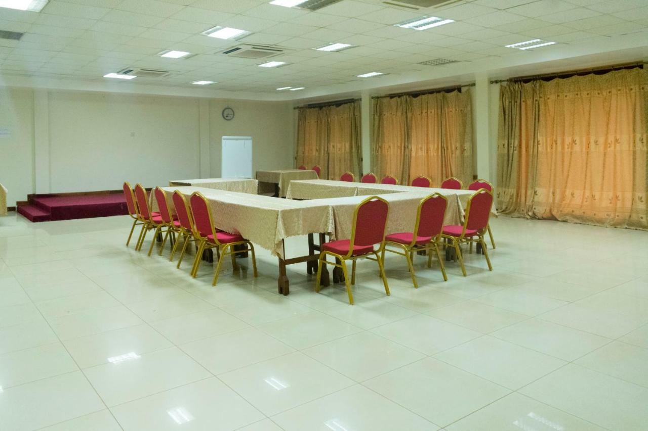 Kayegi Hotel Mbale Bagian luar foto