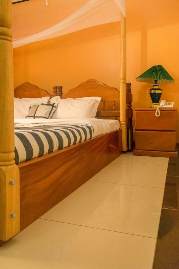 Kayegi Hotel Mbale Bagian luar foto